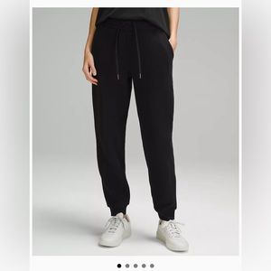 Lululemon Scuba High Rise Jogger Sz 4